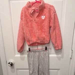 DKNY Coral Fleece Top and Light Gray Lounge Pants girls size 6